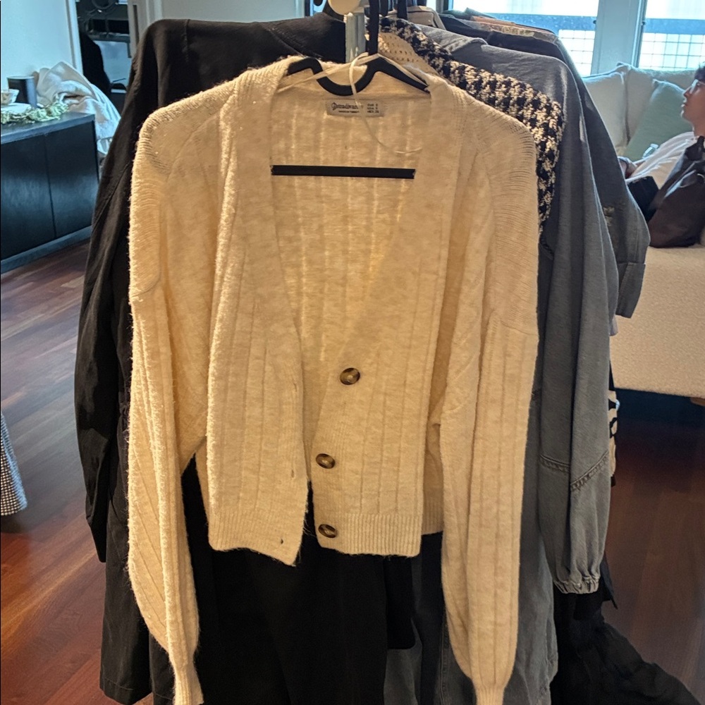 stradivarius Cream Button-Front Knit Cardigan